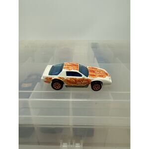 1997 Hot Wheels Camaro Z28 Track System Playset Exclusive White Car Blue Glass